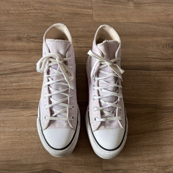 Converse Women's lavender High-Top platform Sneakers size 7 - Picture 2 of 11